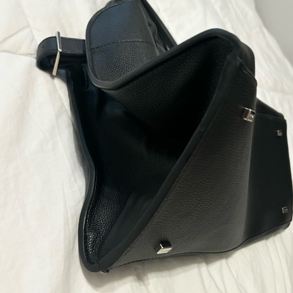 The Row Replica Black Leather Shoulder Bag - Picture 8 of 16